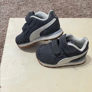 Puma Toddler 4C Charcoal and White Sneakers